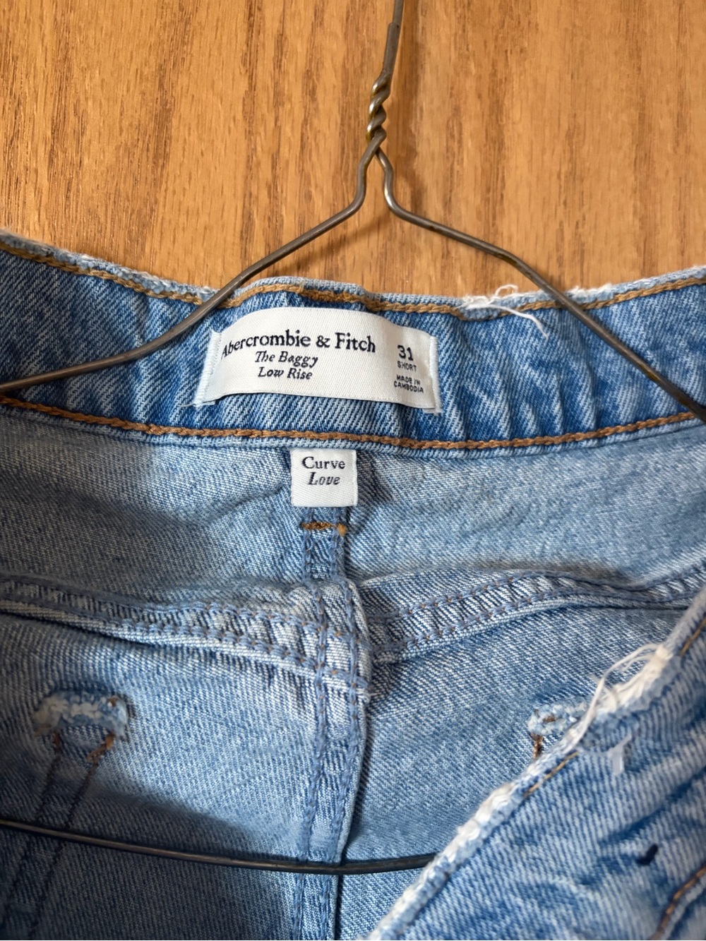 Abercrombie & Fitch The Baggy Low Rise Curve Love Jeans - Picture 3 of 3